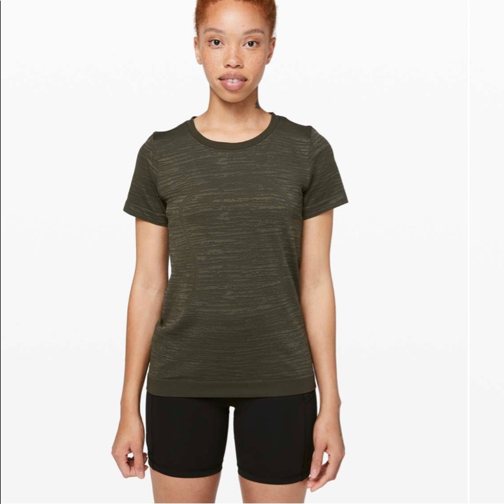 Lululemon Swiftly Tech Short Sleeve (Breeze) Relaxed Fit 6 in Dark Olive